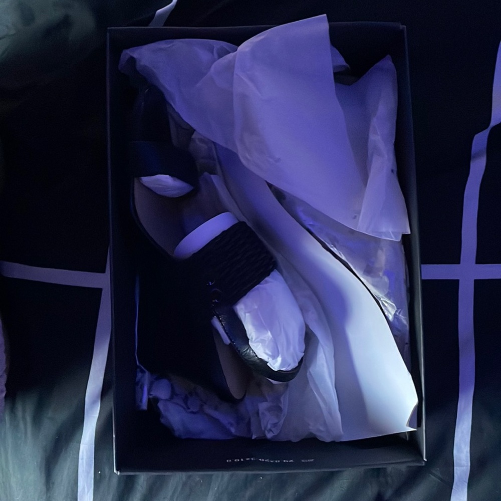 Black Kenneth Cole Reaction heels
